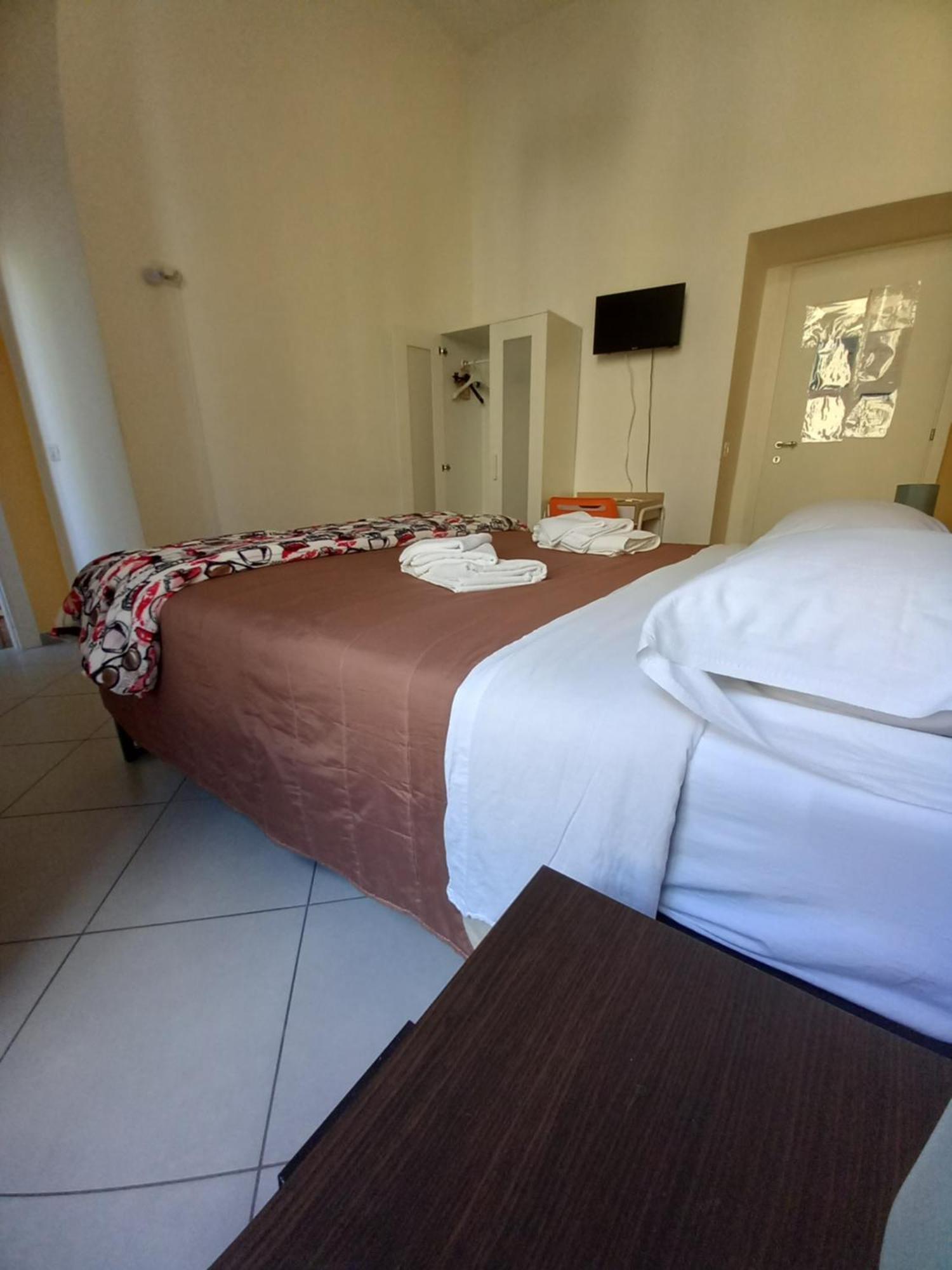 Bed and Breakfast Grigio Pesca à Salernes Extérieur photo
